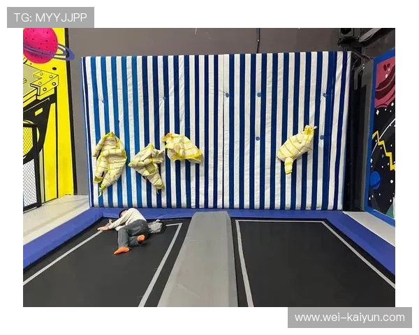 欢乐水上蹦床争霸，水中跃动的青春运动，水上蹦蹦床使用说明书阅读答案